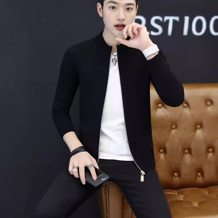 Herrar stickad jacka med modern dragkedja och eleganta dekorativa sömmar Mirla-Eva Jonsson