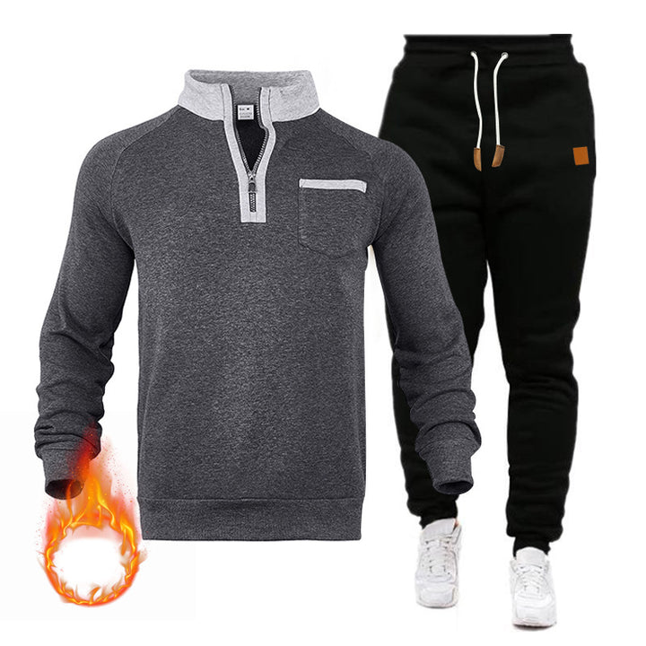 Herrar sweatshirt och joggingsbyxor set med modern ståkrage och praktisk bröstficka Eva Jonsson-Eva Jonsson