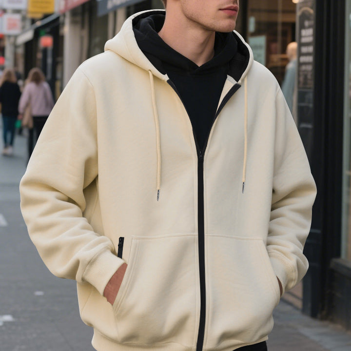 Herrar zip-hoodie med praktiska fickor och ventilerande fleece-inredning Mirla-Eva Jonsson