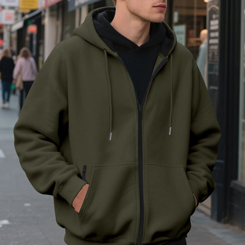 Herrar zip-hoodie med praktiska fickor och ventilerande fleece-inredning Mirla-Eva Jonsson
