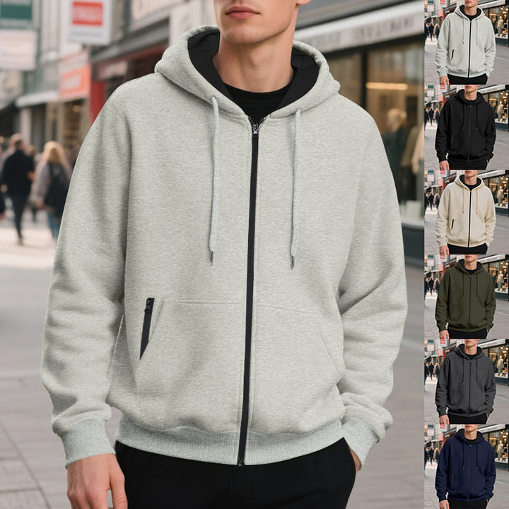 Herrar zip-hoodie med praktiska fickor och ventilerande fleece-inredning Mirla-Eva Jonsson