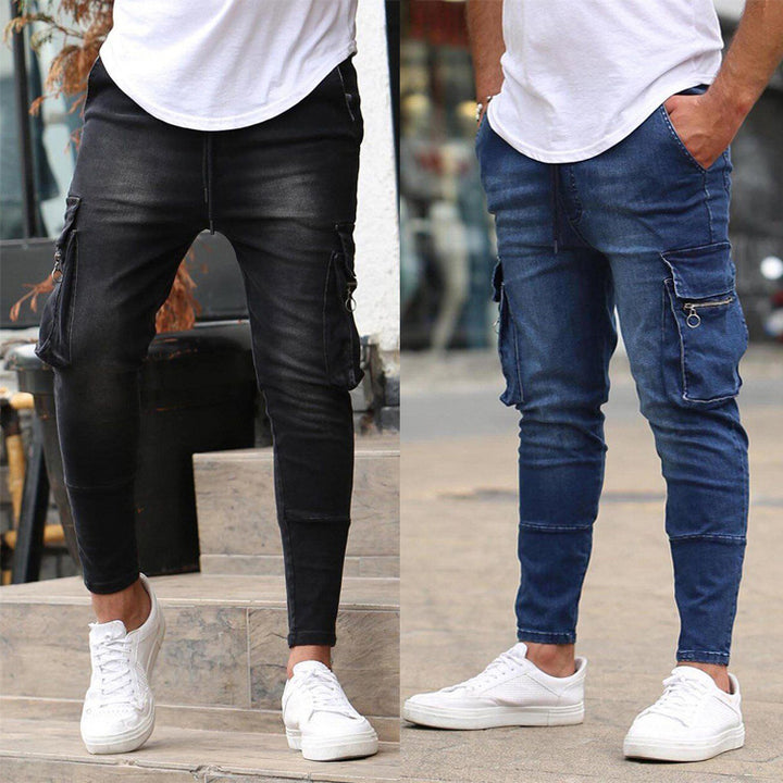 Herrarnas Cargo-jeans i modern Slim-Fit stil med praktiska sidofickor och dekorativa dragkedjor Eva Jonsson-Eva Jonsson
