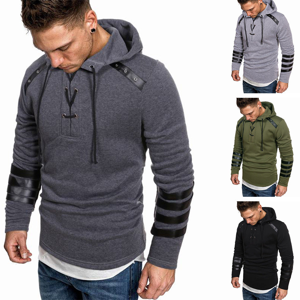 Herrarnas Hoodie med trendiga läderdetaljer Mirla-Eva Jonsson