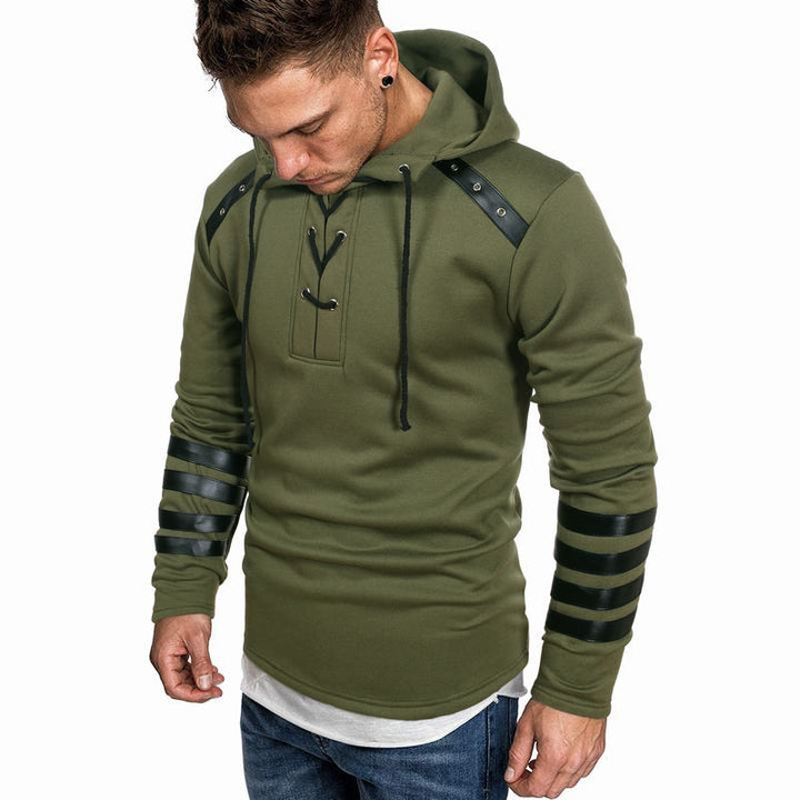 Herrarnas Hoodie med trendiga läderdetaljer Mirla-Eva Jonsson