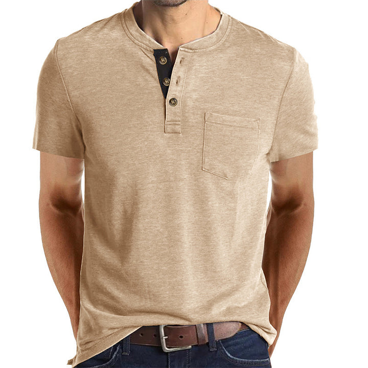 Herrarnas avslappnade Henley T-shirt med knapplist och bröstficka Mirla-Eva Jonsson