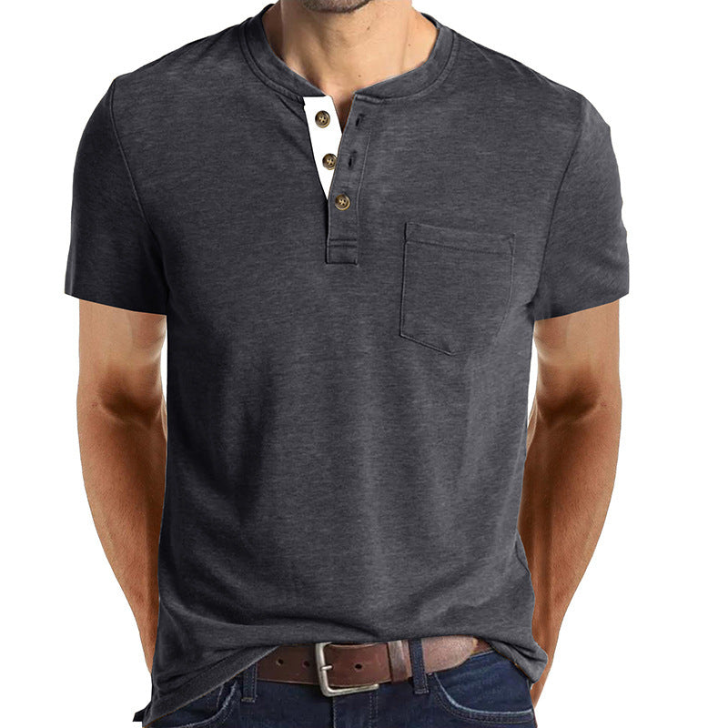 Herrarnas avslappnade Henley T-shirt med knapplist och bröstficka Mirla-Eva Jonsson