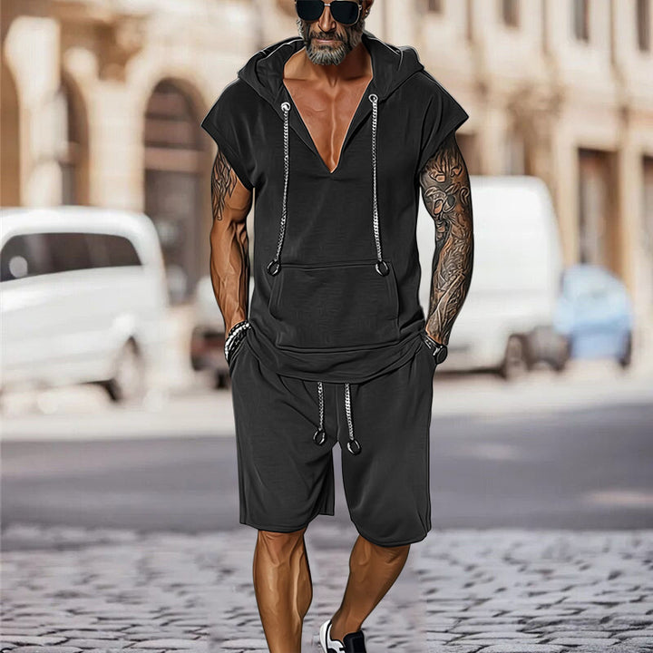 Herrarnas avslappnade fritidsset med stilig hoodie-t-shirt och shorts Mirla-Eva Jonsson