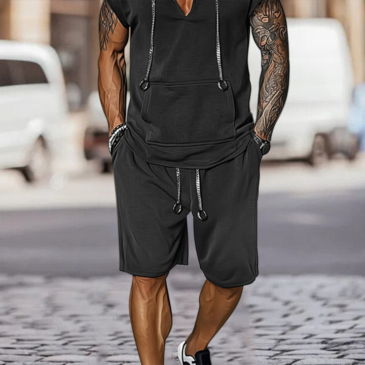 Herrarnas avslappnade fritidsset med stilig hoodie-t-shirt och shorts Mirla-Eva Jonsson