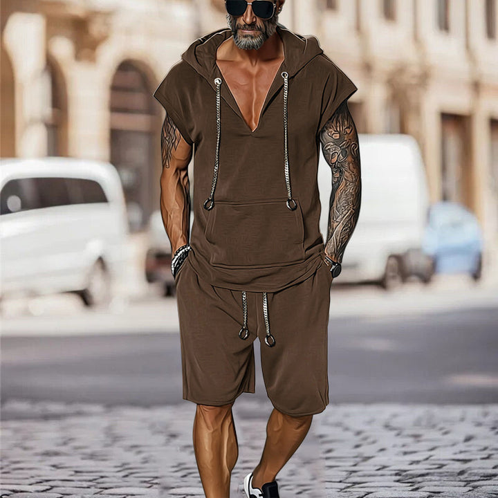 Herrarnas avslappnade fritidsset med stilig hoodie-t-shirt och shorts Mirla-Eva Jonsson