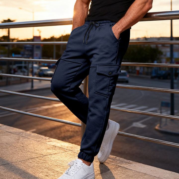 Herrarnas cargo-joggingbyxor med justerbar midja och sidofickor Mirla-Eva Jonsson
