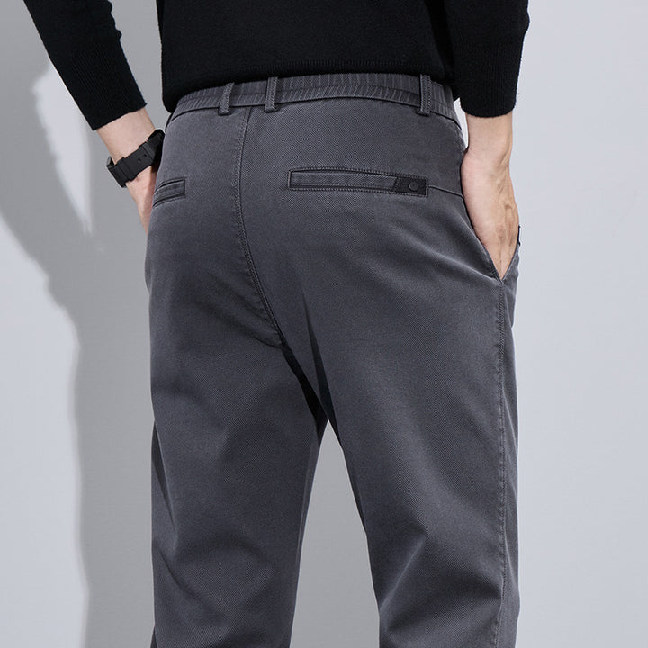 Herrarnas eleganta Chino-byxor med slim-fit passform och mångsidiga fickor Mirla-Eva Jonsson