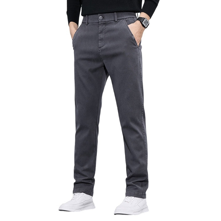 Herrarnas eleganta Chino-byxor med slim-fit passform och mångsidiga fickor Mirla-Eva Jonsson