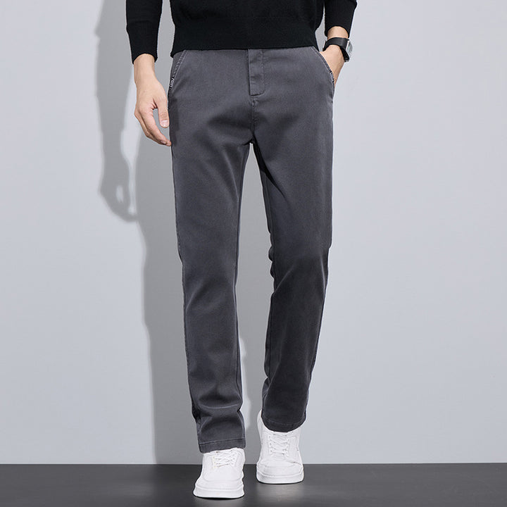 Herrarnas eleganta Chino-byxor med slim-fit passform och mångsidiga fickor Mirla-Eva Jonsson