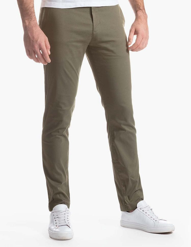 Herrarnas eleganta chinos med elastisk midja och smal passform Mirla-Eva Jonsson