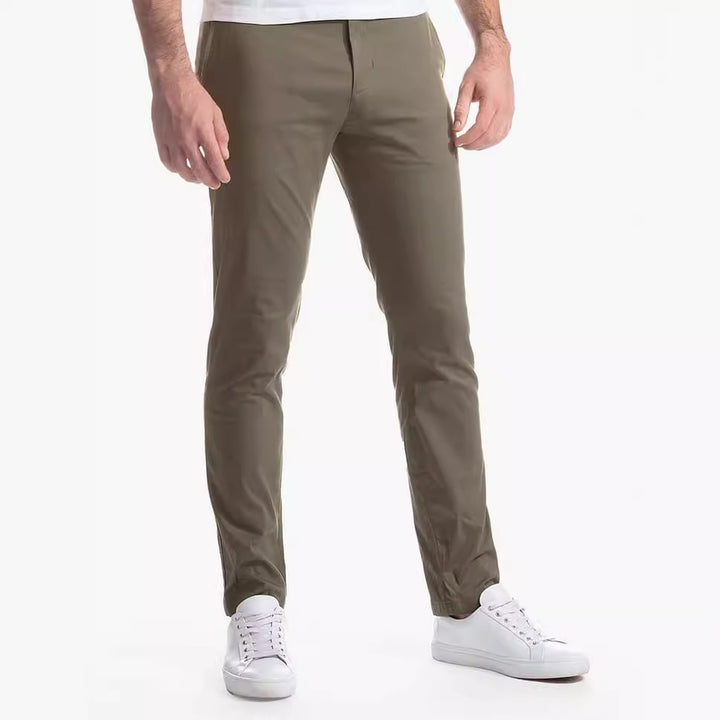 Herrarnas eleganta chinos med elastisk midja och smal passform Mirla-Eva Jonsson