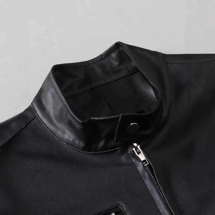 Herrarnas eleganta konstläderjacka med modern design Mirla-Eva Jonsson