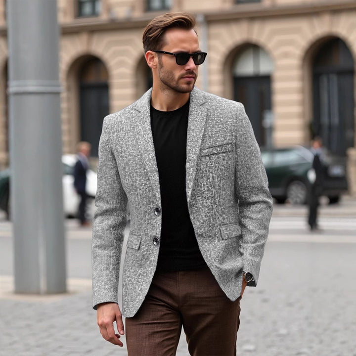 Herrarnas eleganta strukturerade blazer med modern väv och stiliga detaljer Mirla-Eva Jonsson