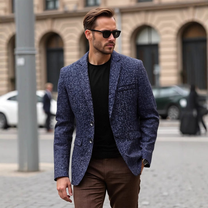 Herrarnas eleganta strukturerade blazer med modern väv och stiliga detaljer Mirla-Eva Jonsson