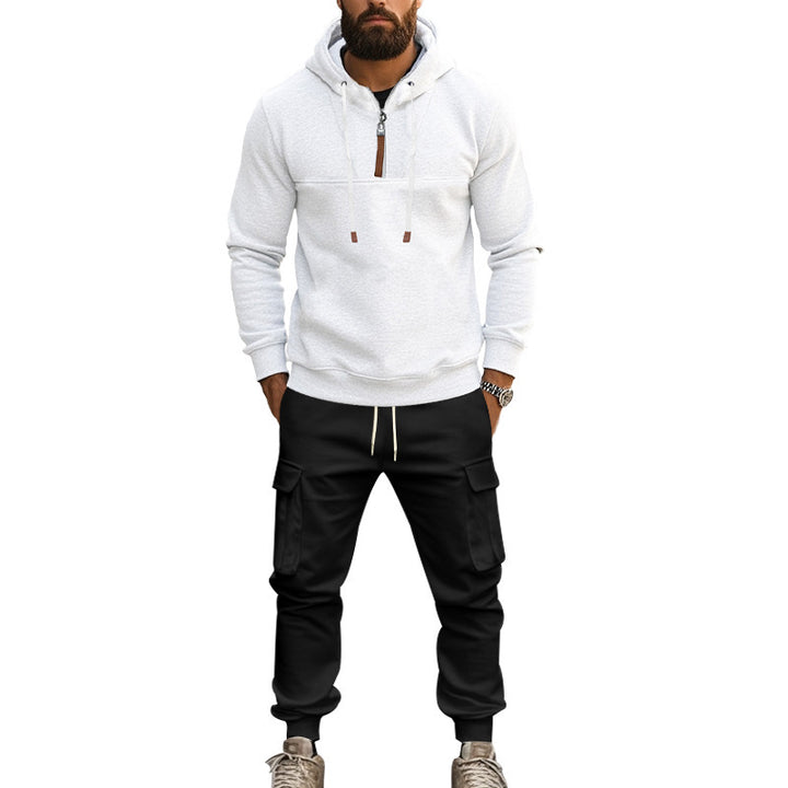 Herrarnas fritidsdräkt med modern hoodie och cargo-joggingbyxor Mirla-Eva Jonsson