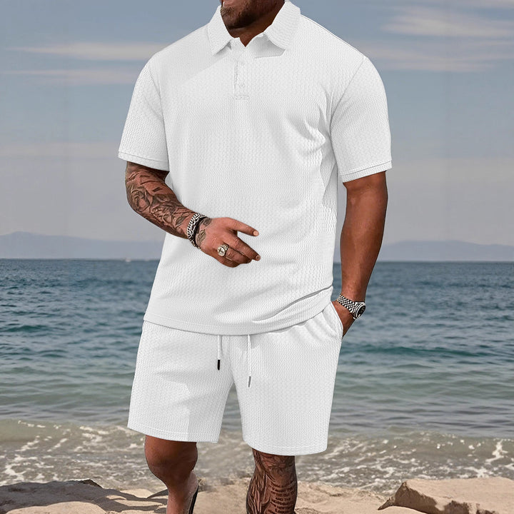 Herrarnas fritidsdräkt med strukturerad polotröja och shorts Eva Jonsson-Eva Jonsson