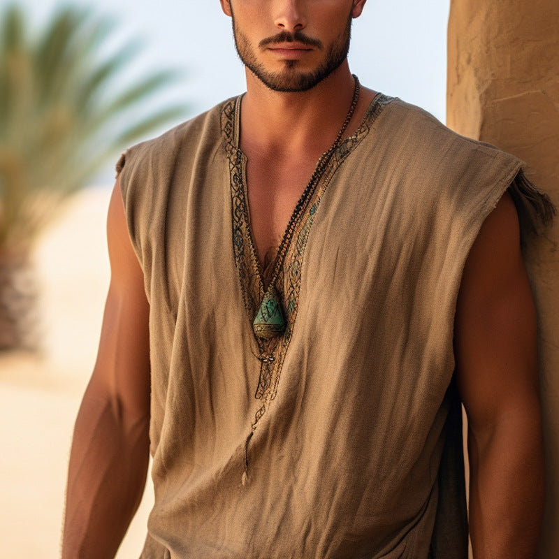 Herrarnas lång fritidsklänning med asymmetrisk skärning och dekorativ utskärning Mirla-Eva Jonsson