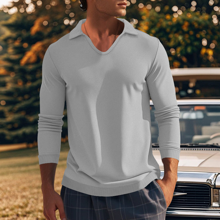 Herrarnas långärmad t-shirt med modern V-hals och strukturerad design Mirla-Eva Jonsson