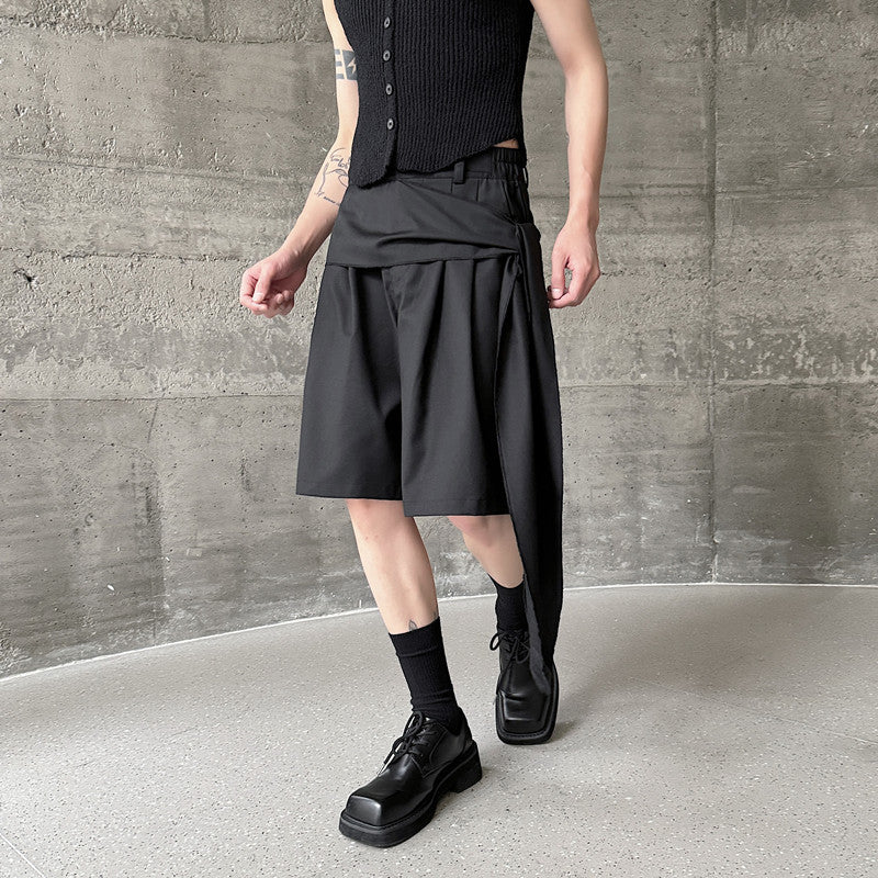 Herrarnas mode korta storlek shorts med asymmetrisk design och innovativa detaljer Eva Jonsson-Eva Jonsson