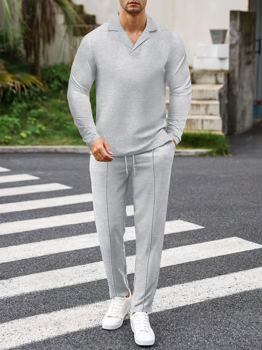 Herrarnas moderiktiga fritidsdräkt med funktionell design Mirla-Eva Jonsson