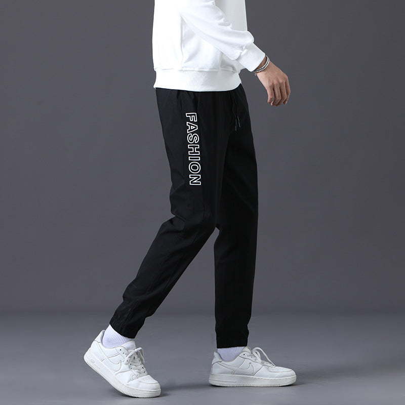 Herrarnas modiga joggingsbyxor med elastisk midja och sidofickor Mirla-Eva Jonsson
