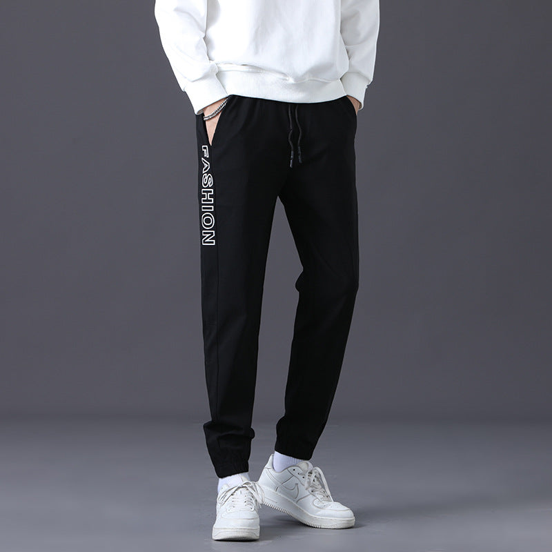 Herrarnas modiga joggingsbyxor med elastisk midja och sidofickor Mirla-Eva Jonsson