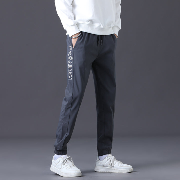 Herrarnas modiga joggingsbyxor med elastisk midja och sidofickor Mirla-Eva Jonsson