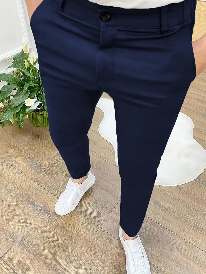 Herrarnas modiska slim-fit byxor med elastisk midja och praktiska fickor Mirla-Eva Jonsson