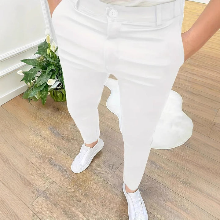 Herrarnas modiska slim-fit byxor med elastisk midja och praktiska fickor Mirla-Eva Jonsson