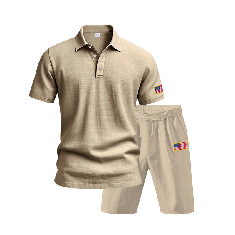 Herrarnas polo- och shorts-set med broderad nationsflagga-motiv Mirla-Eva Jonsson