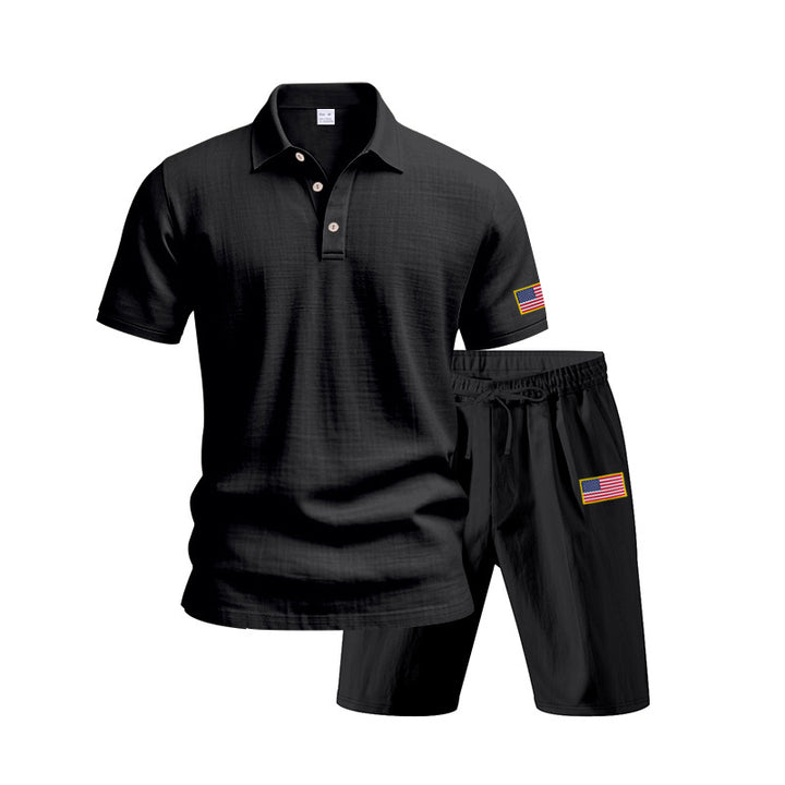 Herrarnas polo- och shorts-set med broderad nationsflagga-motiv Mirla-Eva Jonsson