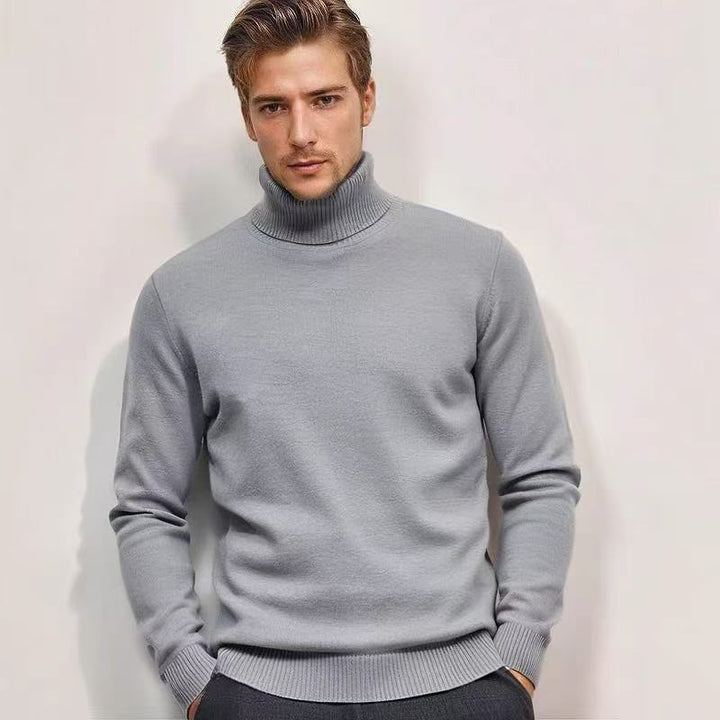 Herrarnas rullkragsjumper i fin stickning Mirla-Eva Jonsson