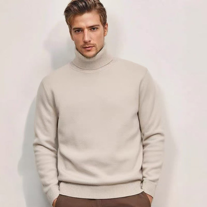 Herrarnas rullkragsjumper i fin stickning Mirla-Eva Jonsson