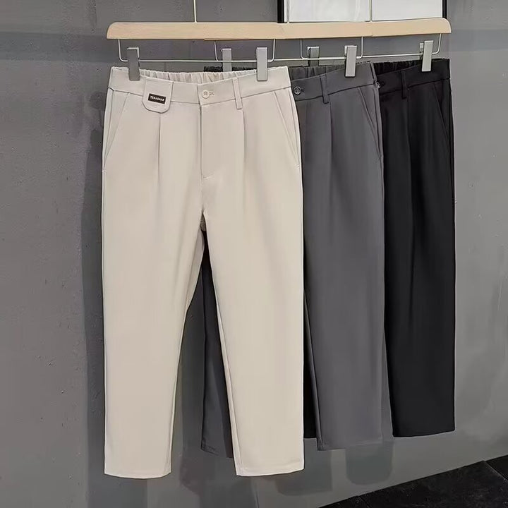 Herrarnas slim fit chinos med elegant skärning och andningsbart material Eva Jonsson-Eva Jonsson