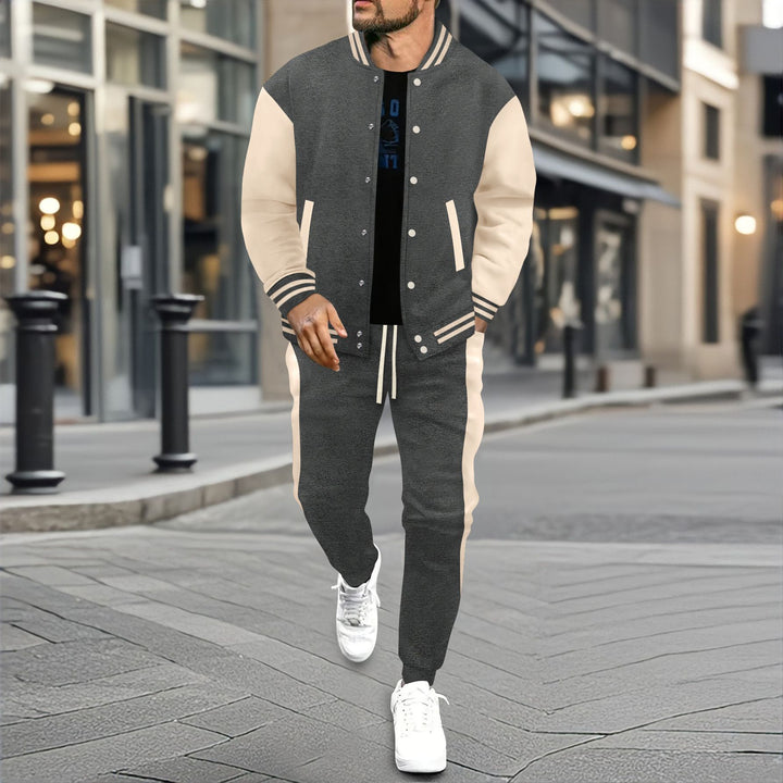 Herrarnas stiliga fritidsdräkt med en ventilerande jacka och bekväma joggingsbyxor Mirla-Eva Jonsson