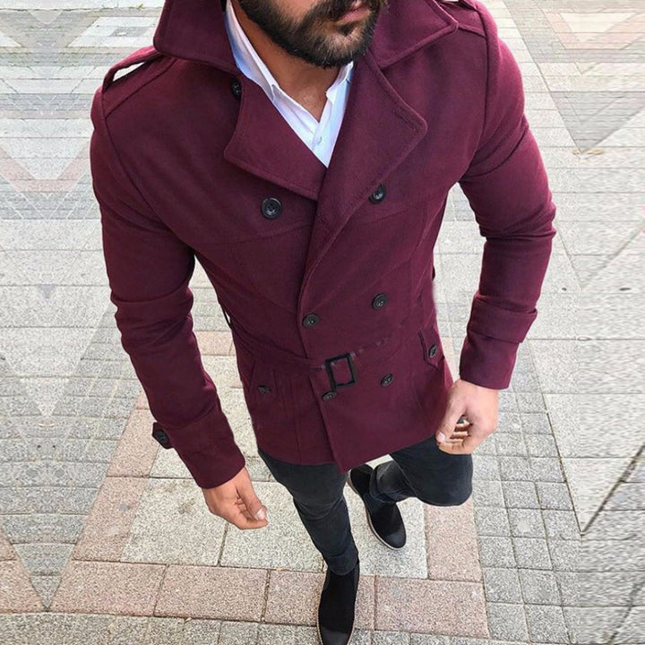 Herrarnas trendiga trenchcoat med foder i kragen och bälte Mirla-Eva Jonsson