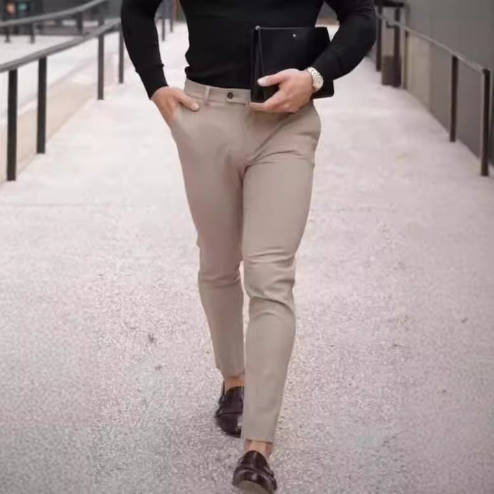 Herrars eleganta och stiliga chinos med smal passform Mirla-Eva Jonsson