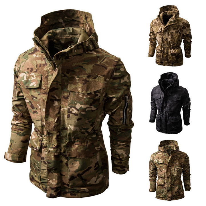 Herrars utomhusjacka med camouflage-design och praktiska fickor Mirla-Eva Jonsson