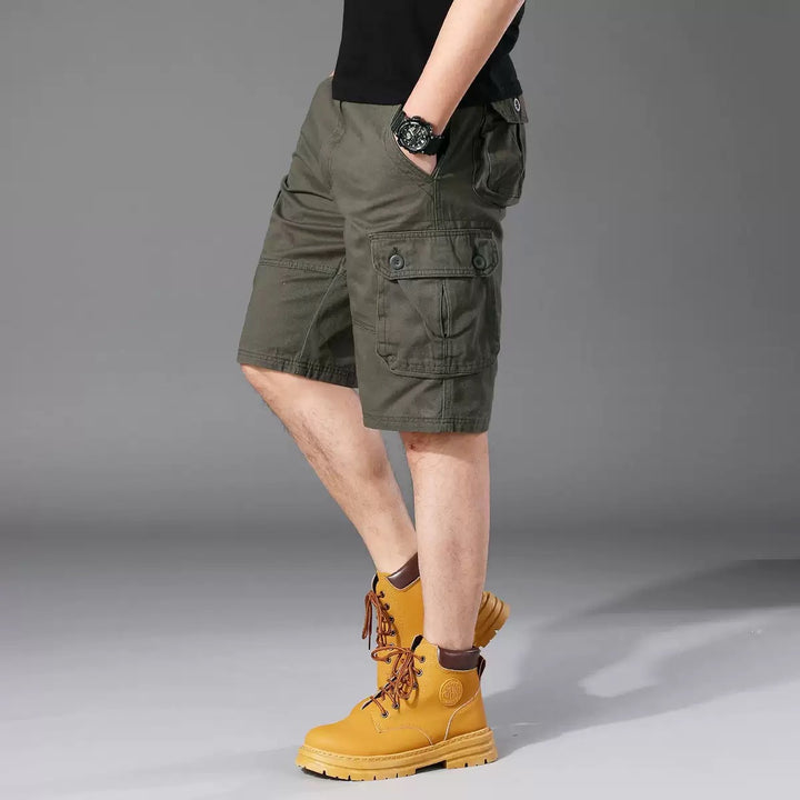 Herren Cargo-shorts med en mängd praktiska fickor och justerbar midja Mirla-Eva Jonsson
