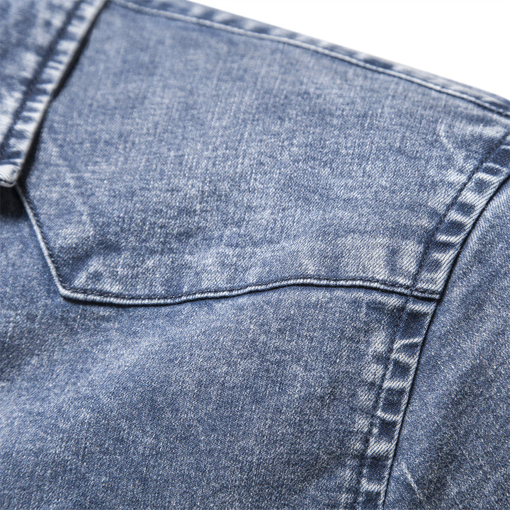 Herren Denim Skjorta med två bröstfickor och smakfulla broderier Mirla-Eva Jonsson