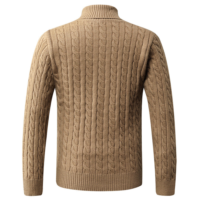 Herren Grobstrickpullover med modern sjalkrage och flätmönster Mirla-Eva Jonsson