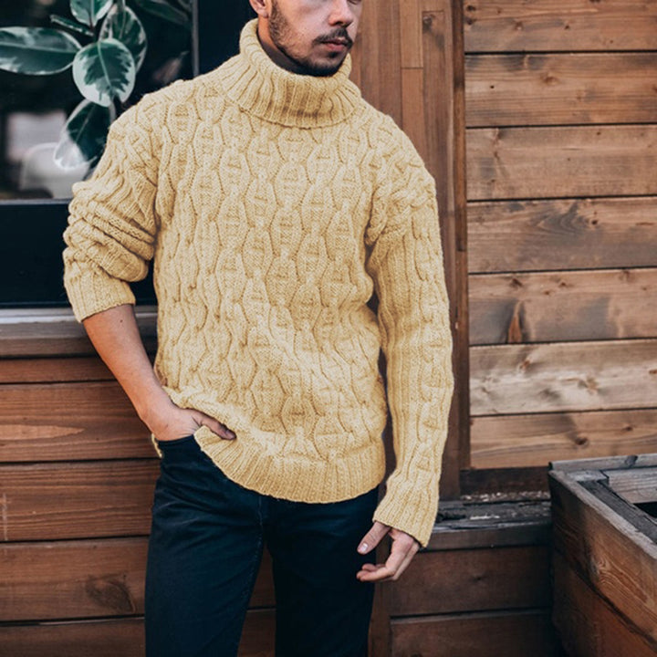 Herren Grobstrickpullover mit hohem Kragen und strukturiertem Zopfdesign Mirla-Eva Jonsson
