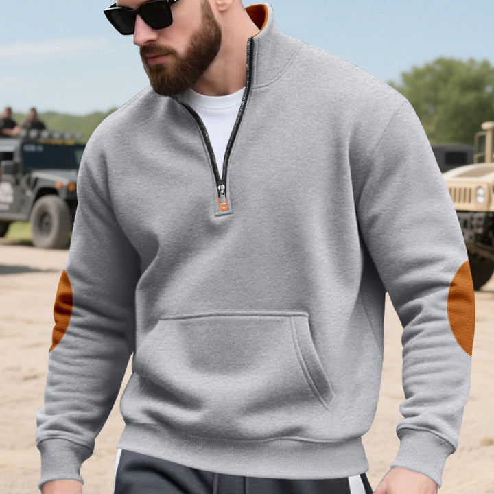 Herren Hoodie med modernt ståkrage och kontrastdetaljer Mirla-Eva Jonsson
