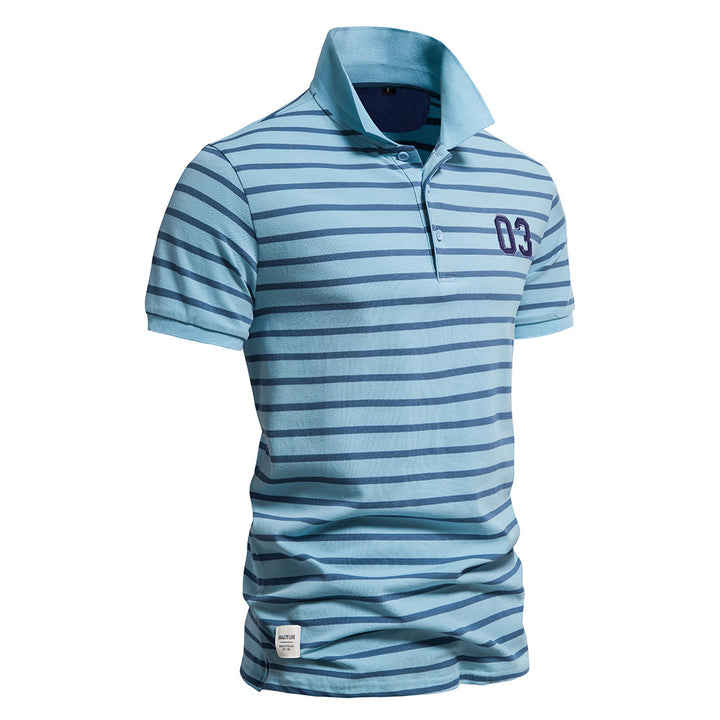 Herren Polo-Shirt med modernt randmönster och bekväm passform Eva Jonsson-Eva Jonsson