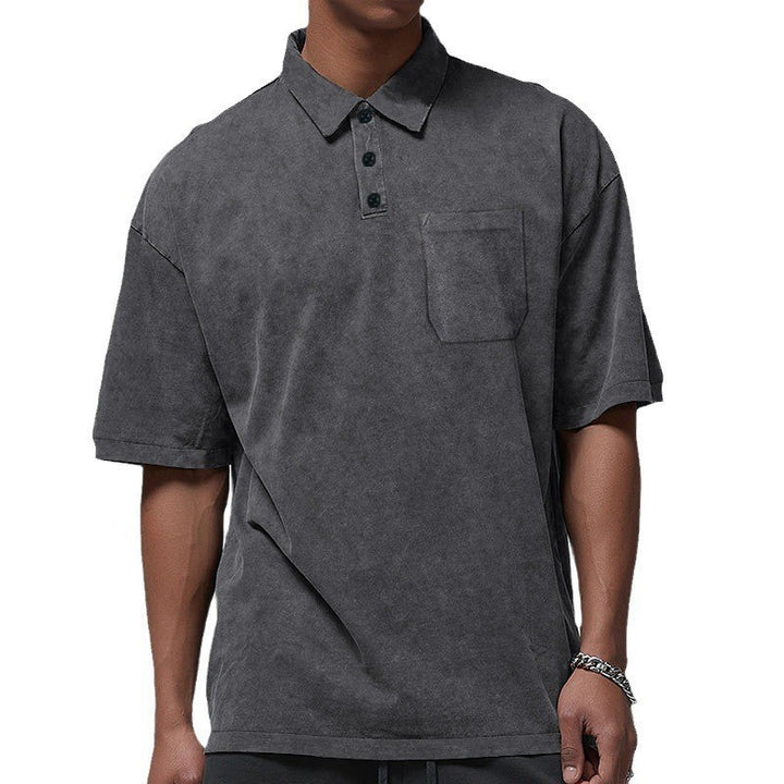 Herren Poloshirt med strukturerad design och praktisk bröstficka Mirla-Eva Jonsson