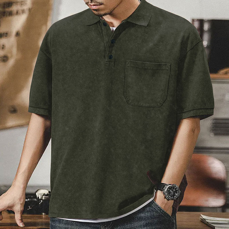 Herren Poloshirt med strukturerad design och praktisk bröstficka Mirla-Eva Jonsson